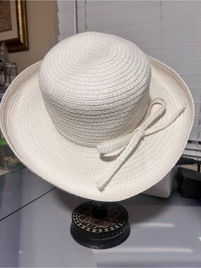 Betmar NY Classic Women's Sun Hat with Bow